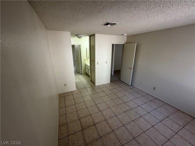 Building Photo - 4736 Nara Vista Way