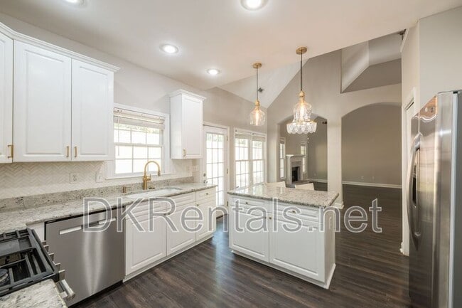 Building Photo - 1512 Fallen Leaf Dr SW