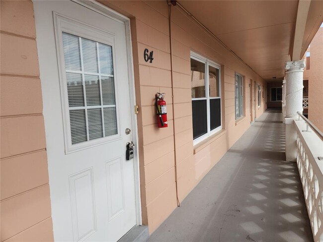 Building Photo - 2458 Columbia Dr