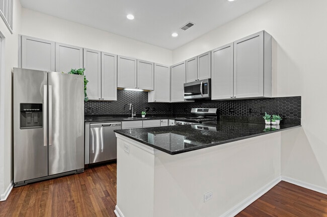 Building Photo - 954 N Crosby St