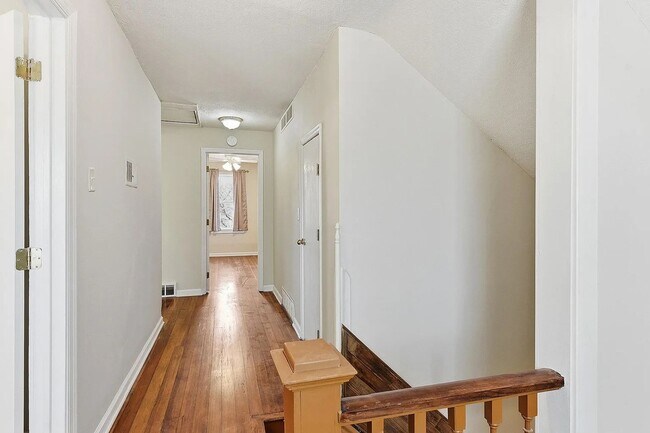 Building Photo - 1620 S 9th St