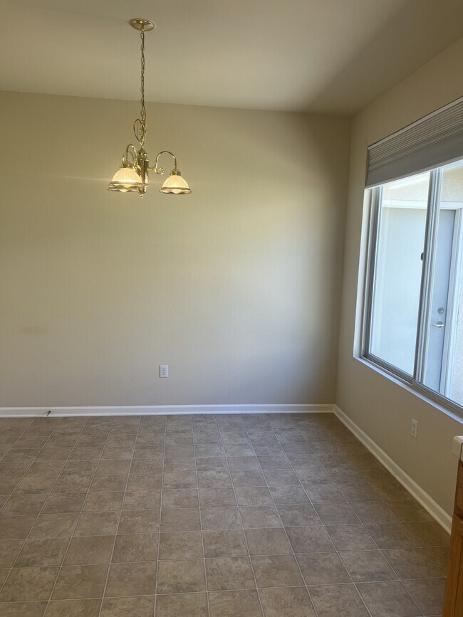 Building Photo - 1205 Shadow Glen Ln