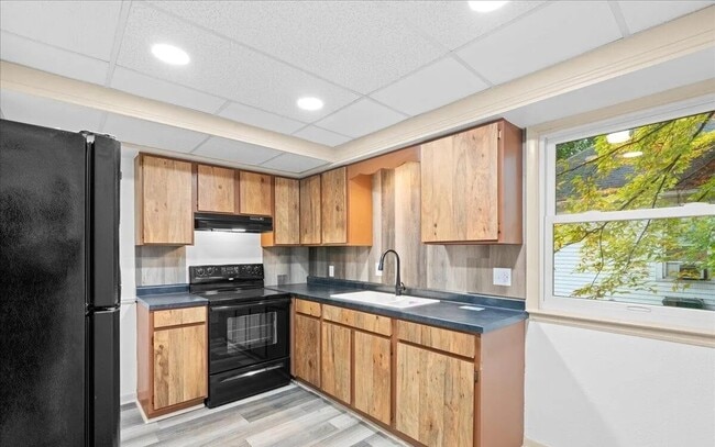 Building Photo - 754 Princeton Ave