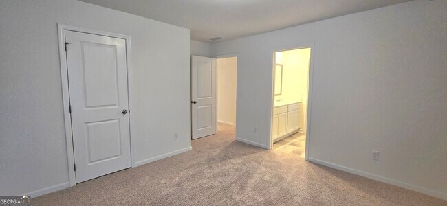 Building Photo - 34 Russet Wy