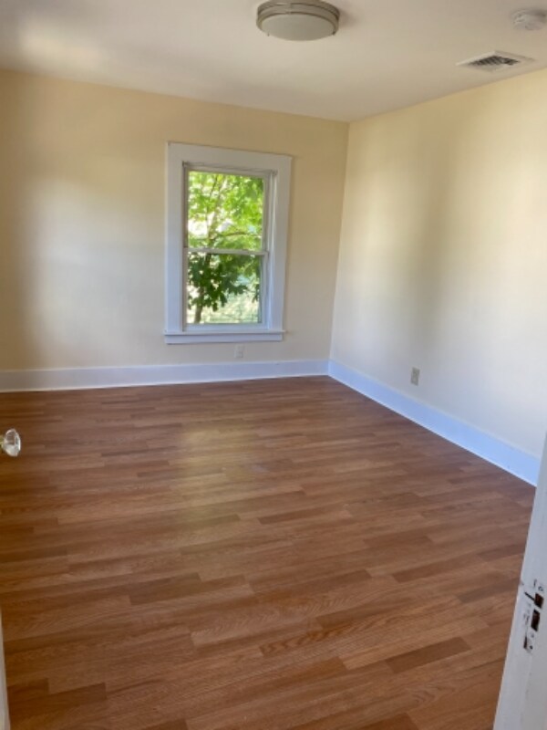 Building Photo - 134 School St