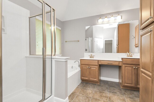 Building Photo - 17311 Elverson Oaks Dr