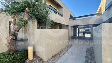 Building Photo - 2662 N 43rd Ave