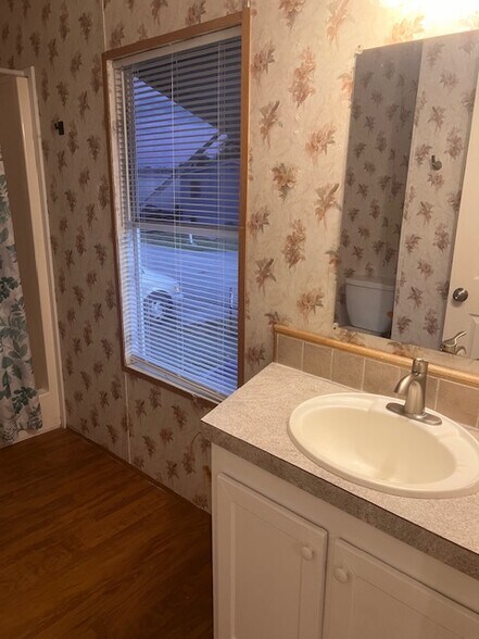 Building Photo - 11951 Watergate Cir