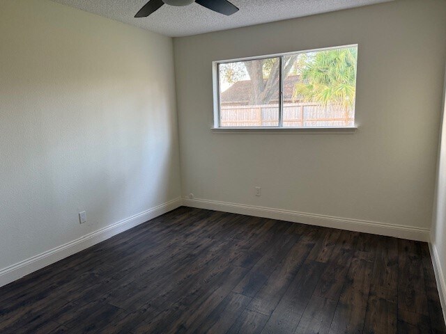 Building Photo - 15711 Stonehaven Dr