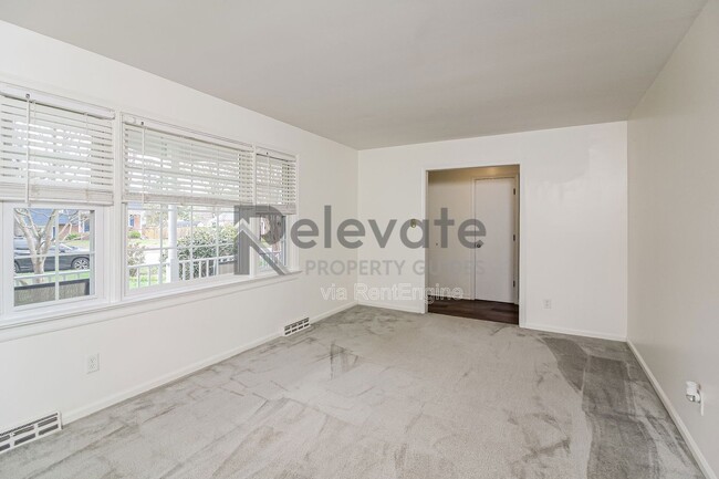 Building Photo - 7808 E Yardley Rd