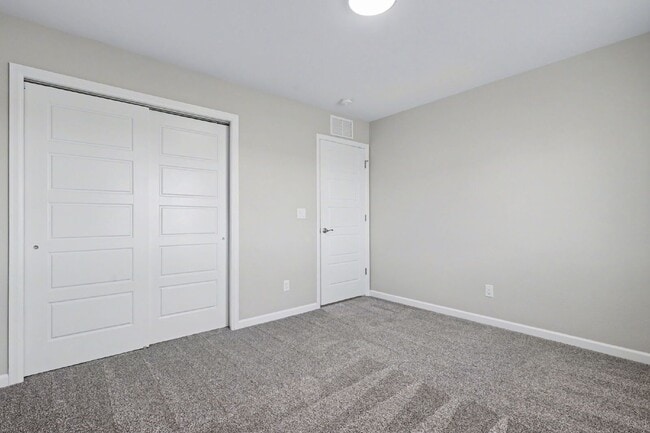 Building Photo - 1905 Tioga Ln