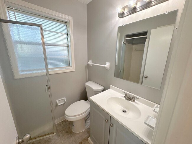 Building Photo - 4316 Springwind Rd