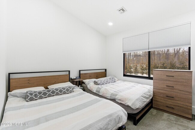 Building Photo - 612 Deal Rd