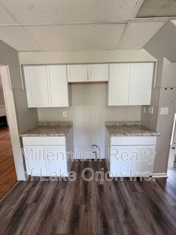 Building Photo - 49 Neome Dr