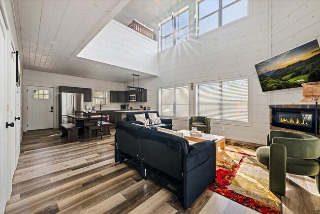 Building Photo - 532 Warbonnet Wy