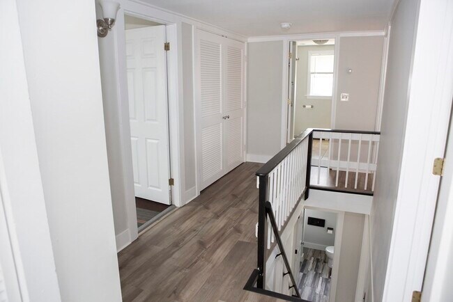 Building Photo - 43 Beacon St