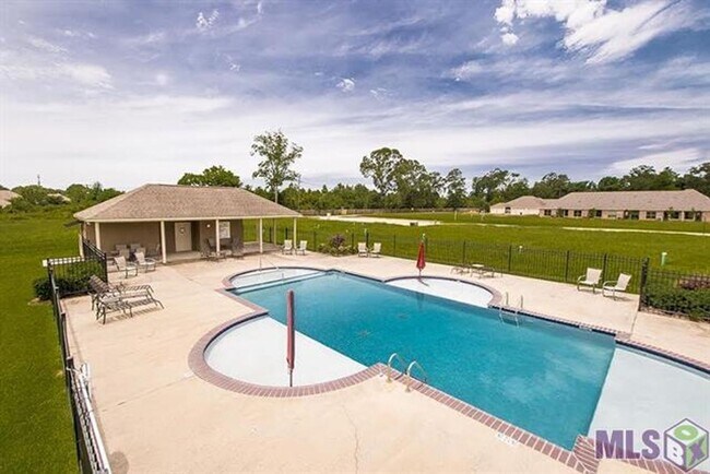 Building Photo - Cottages at Southfork