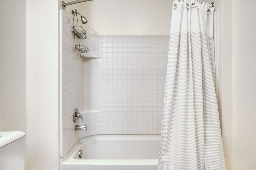 Building Photo - 330 3rd Ave W