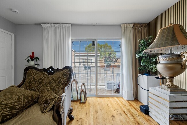 Building Photo - 587 70th St