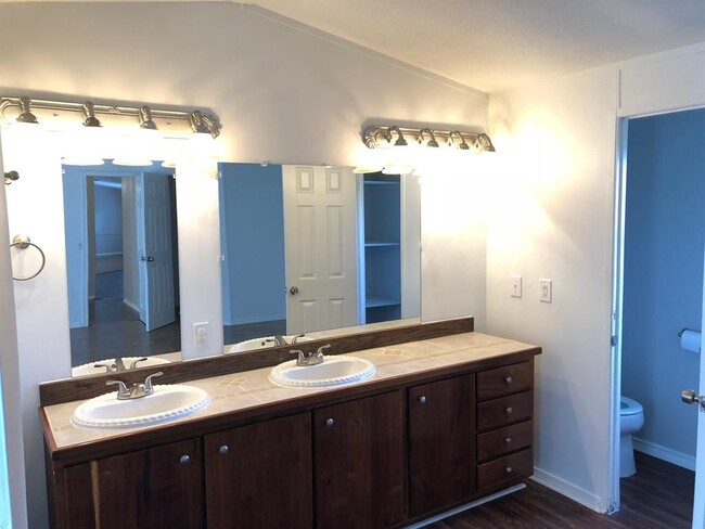 Building Photo - 3074 FM 1486