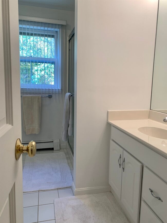 Building Photo - 22 River Bend Cir