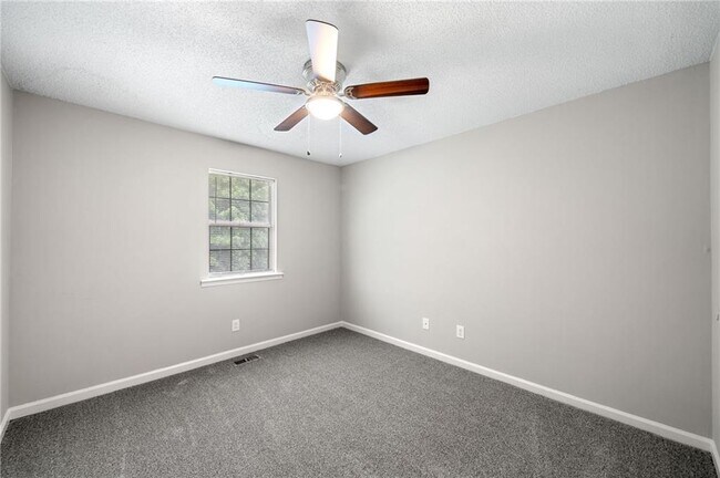 Building Photo - 112 Woodberry Ct