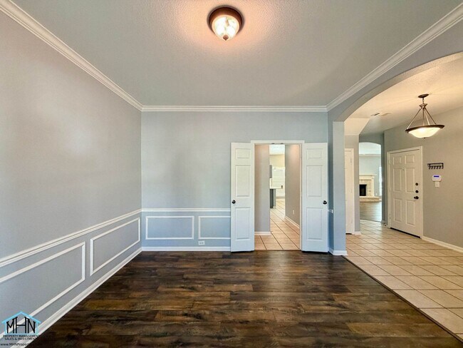 Building Photo - 518 Willow Grove Dr