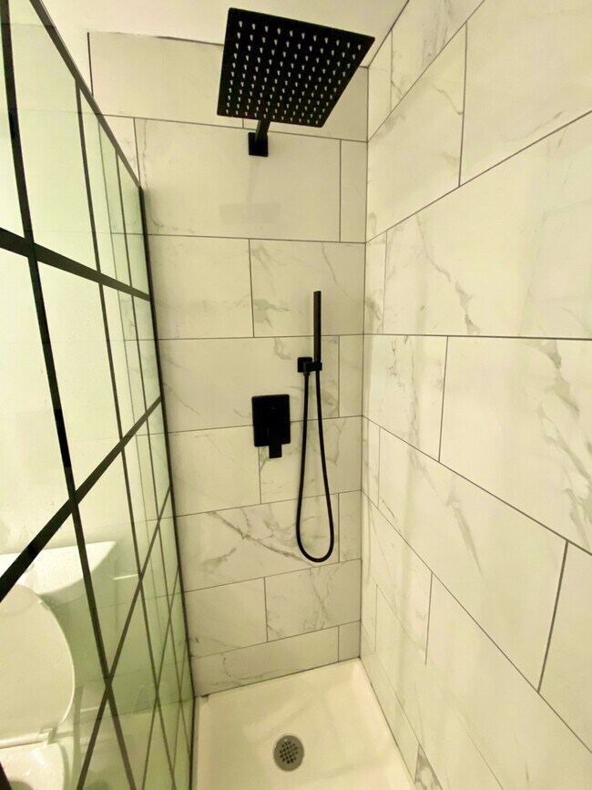 Building Photo - 1608 Park Ave