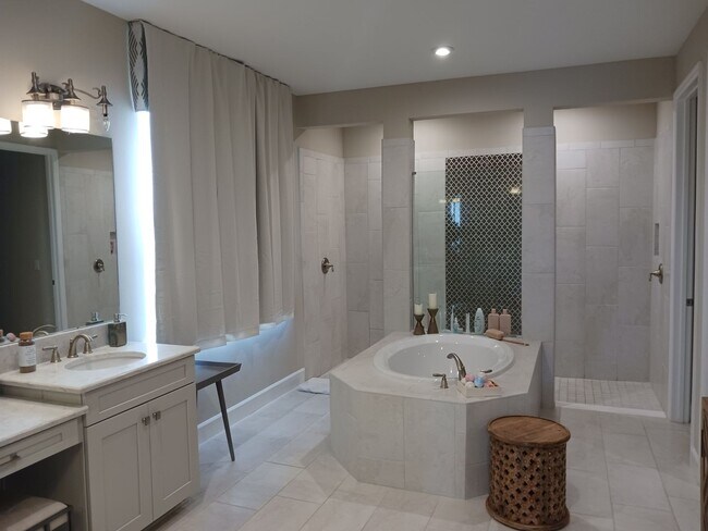 Building Photo - Here is your chance to live in Model Home!...