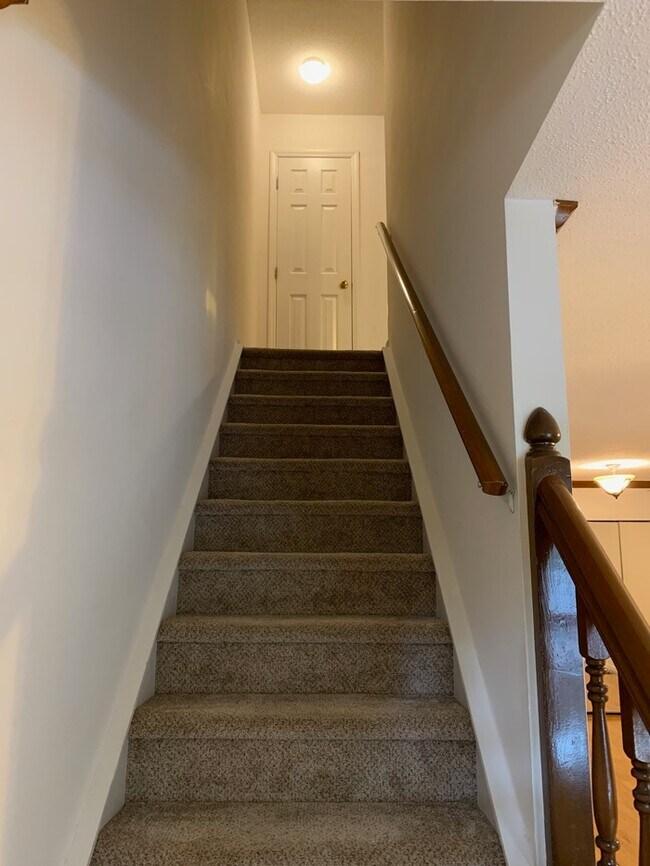 Building Photo - 121 Winners Cir