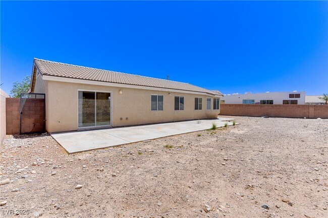 Building Photo - 10225 Clarks Creek St