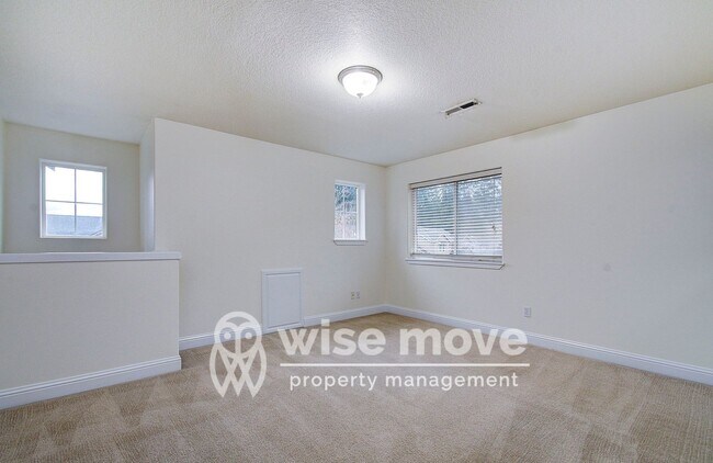 Building Photo - East Vancouver- Beautiful 5 bedroom