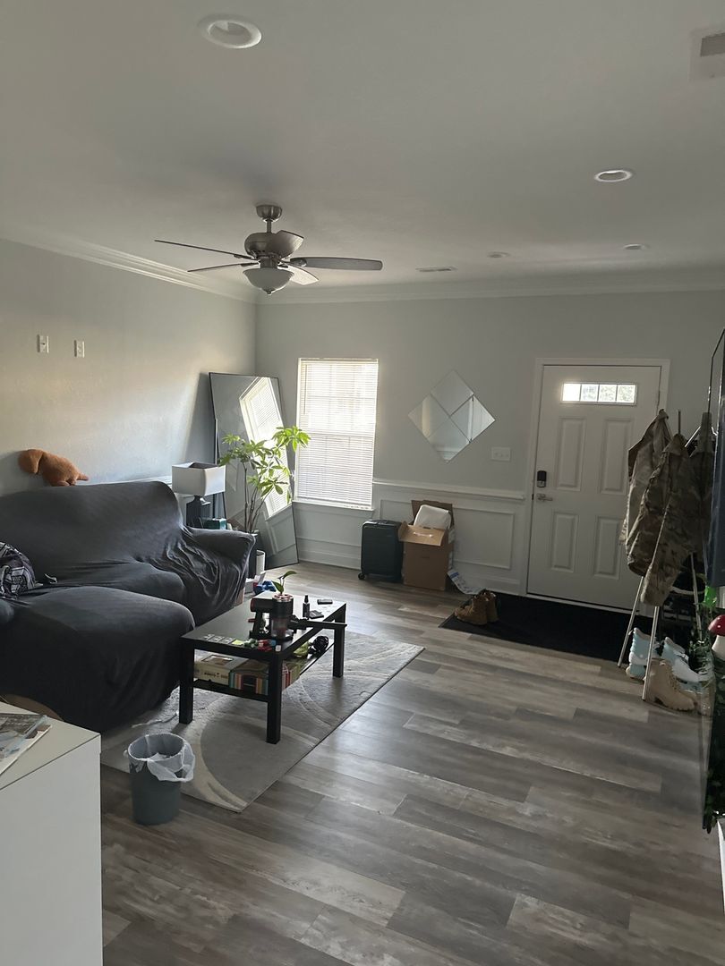 Building Photo - 251 Chapel St