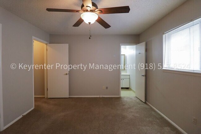 Building Photo - 6125 S Troost Ave