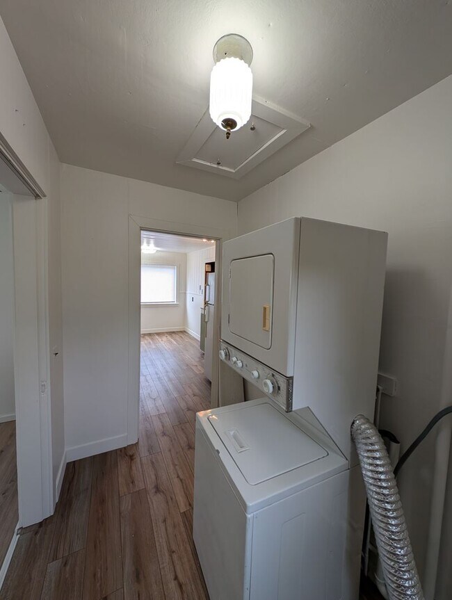 Building Photo - Manette View Apartment For Rent! Will Not Last Long! Available Now!