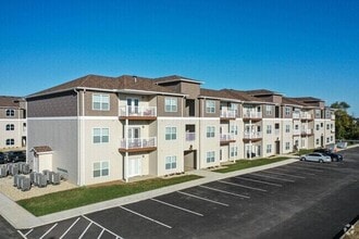 Building Photo - 5830 Hutchison St