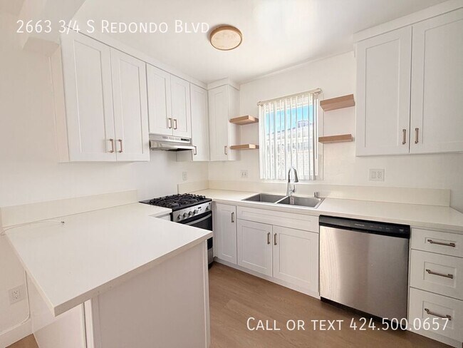 Building Photo - 2663 3/4-2664 Redondo Blvd