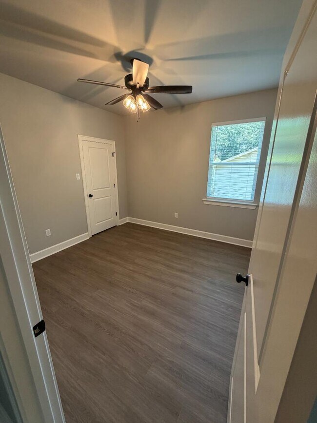 Building Photo - 2507 Rolling Brook Dr