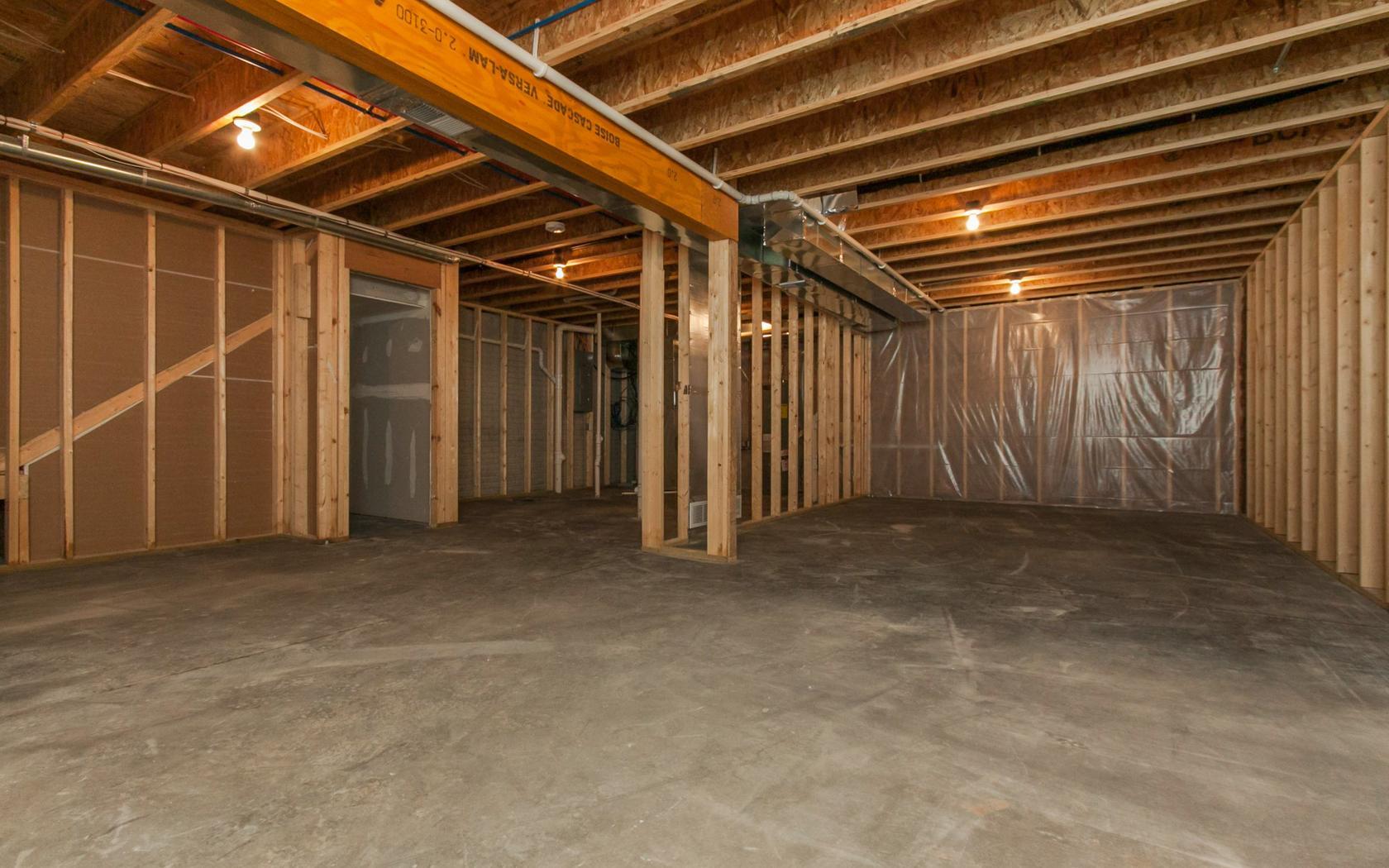 Building Photo - 3707 English Glen Ave