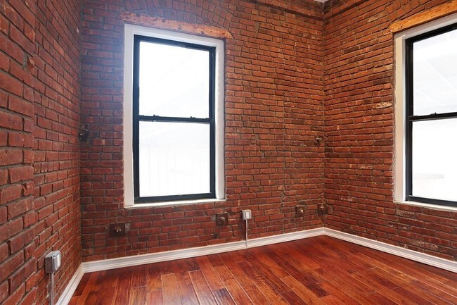 Building Photo - 53 Monroe Street