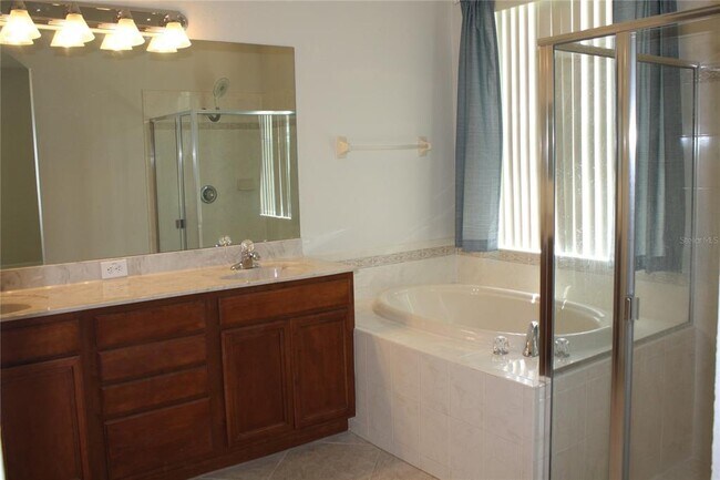 Building Photo - 9115 Pinebreeze Dr