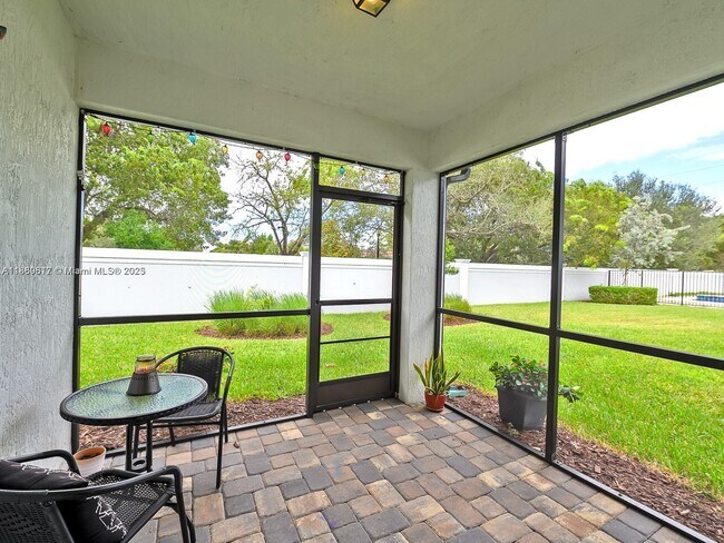 Building Photo - 3041 Hibiscus Ave
