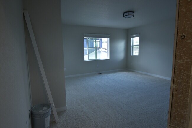 Building Photo - 10220 Spry St