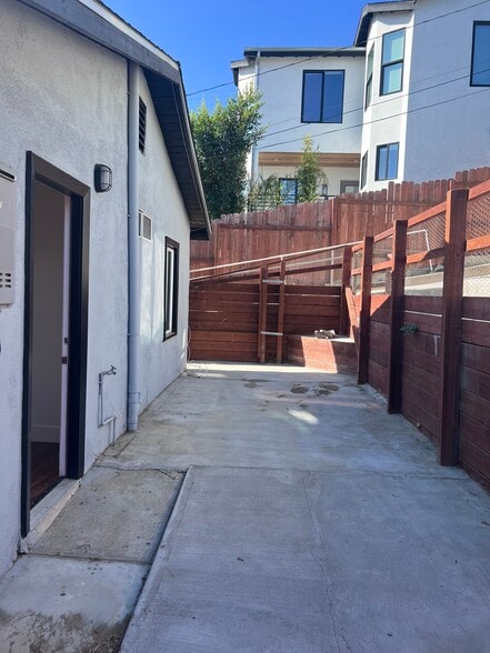 Building Photo - 936 N Gage Ave