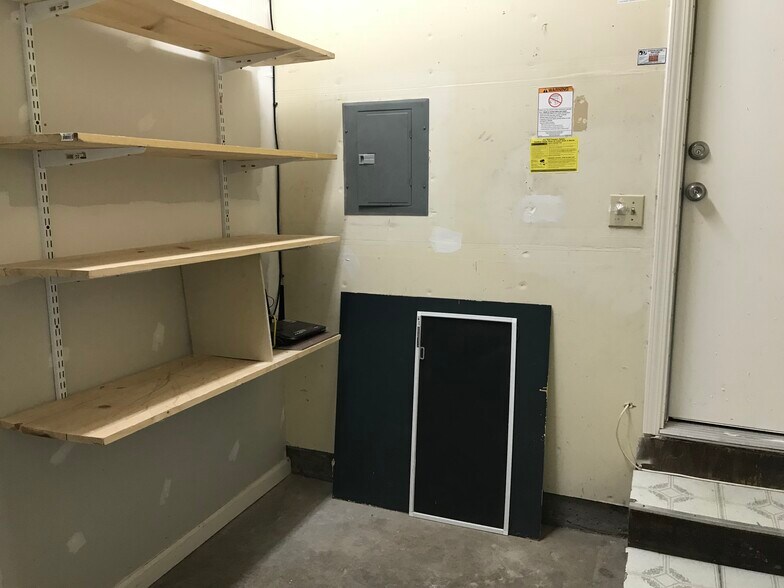 Storage - 3586 Sanford St