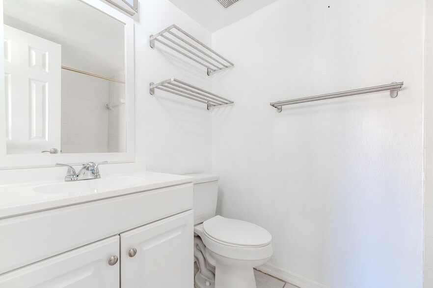 Building Photo - 1515 Huntington Ln