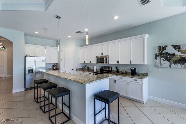 Building Photo - 1685 Serrano Cir