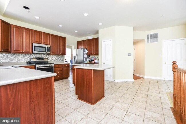 Building Photo - 13003 Belle Meade Trace