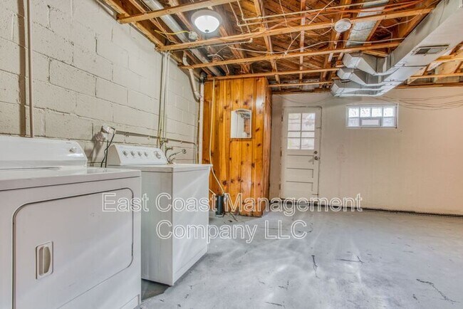 Building Photo - 6149 Dunroming Rd