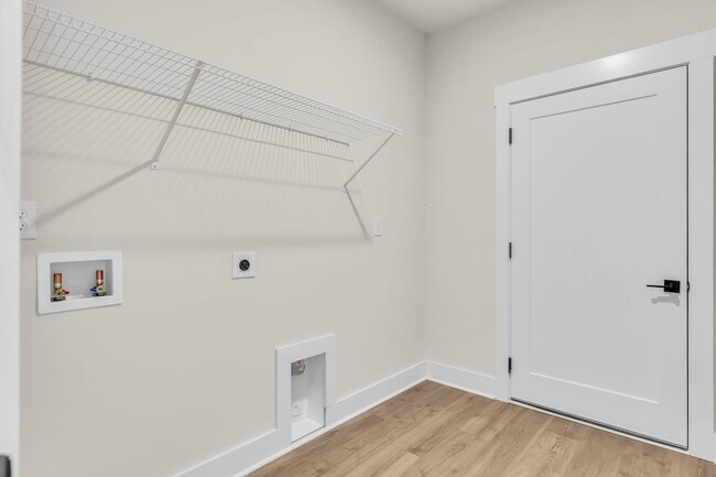 Building Photo - Charming New Build